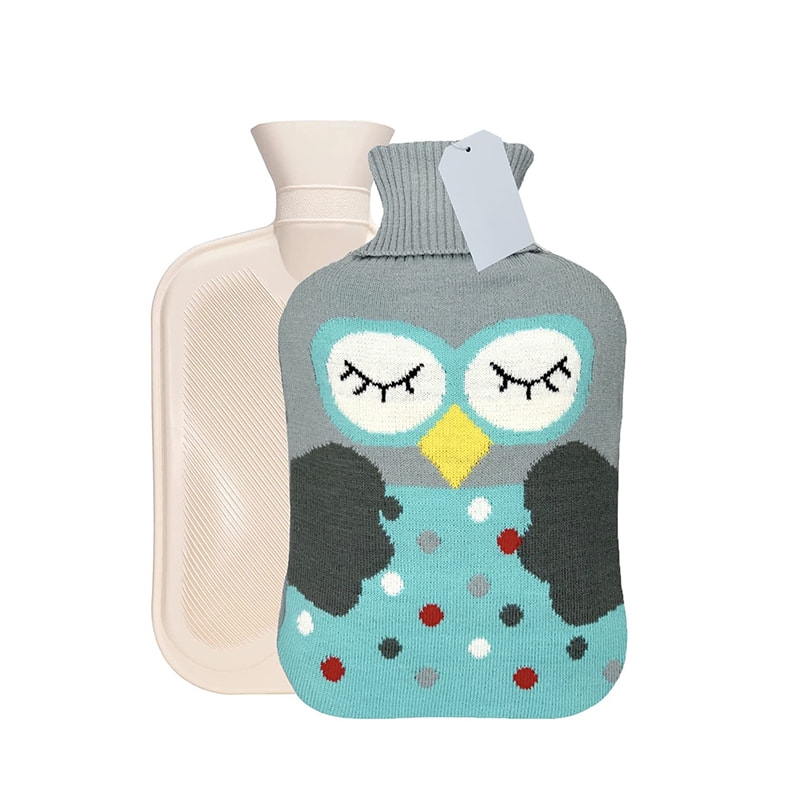 Opakovaně použitelný 2litrový vak na horkou vodu s pleteným obalem pro menstruační křeče 