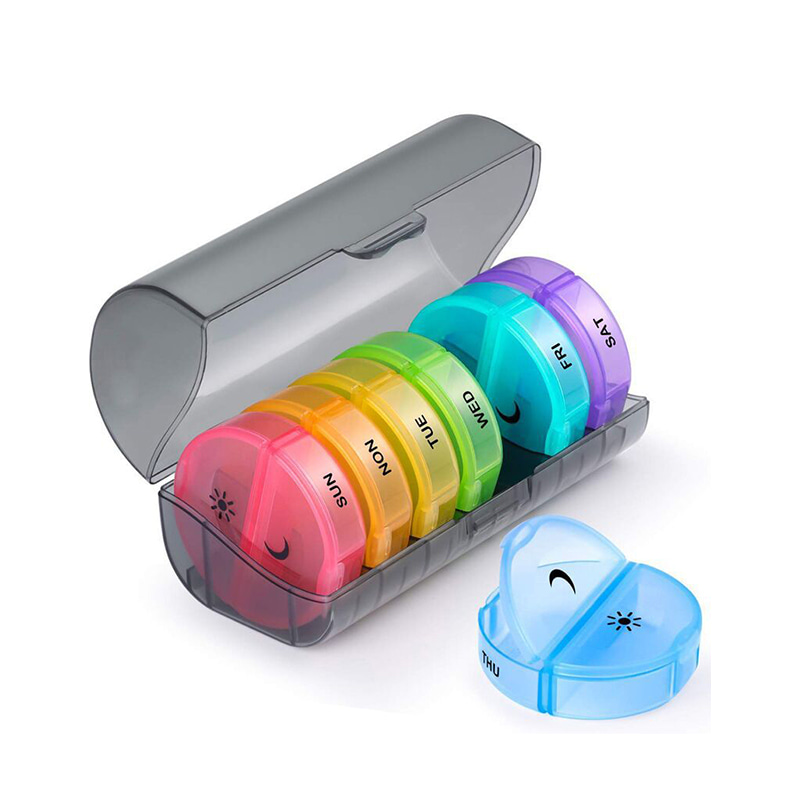 Přenosný černý denní plastový organizér na vitamíny 